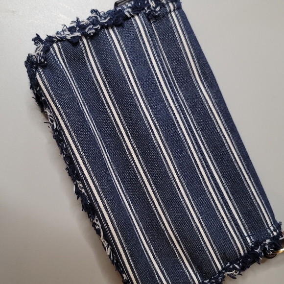 Tommy Hilfiger crossbody bag - Picture 3 of 3